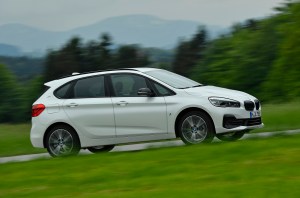 bmx-225xe-active-tourer-2019-avant