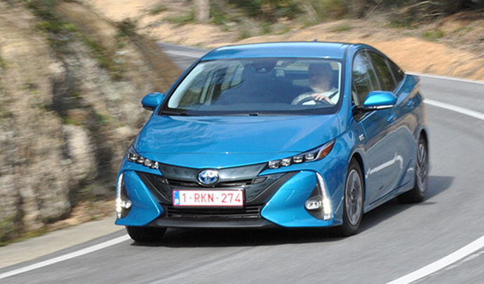 toyota_prius_hybride_rechargeable